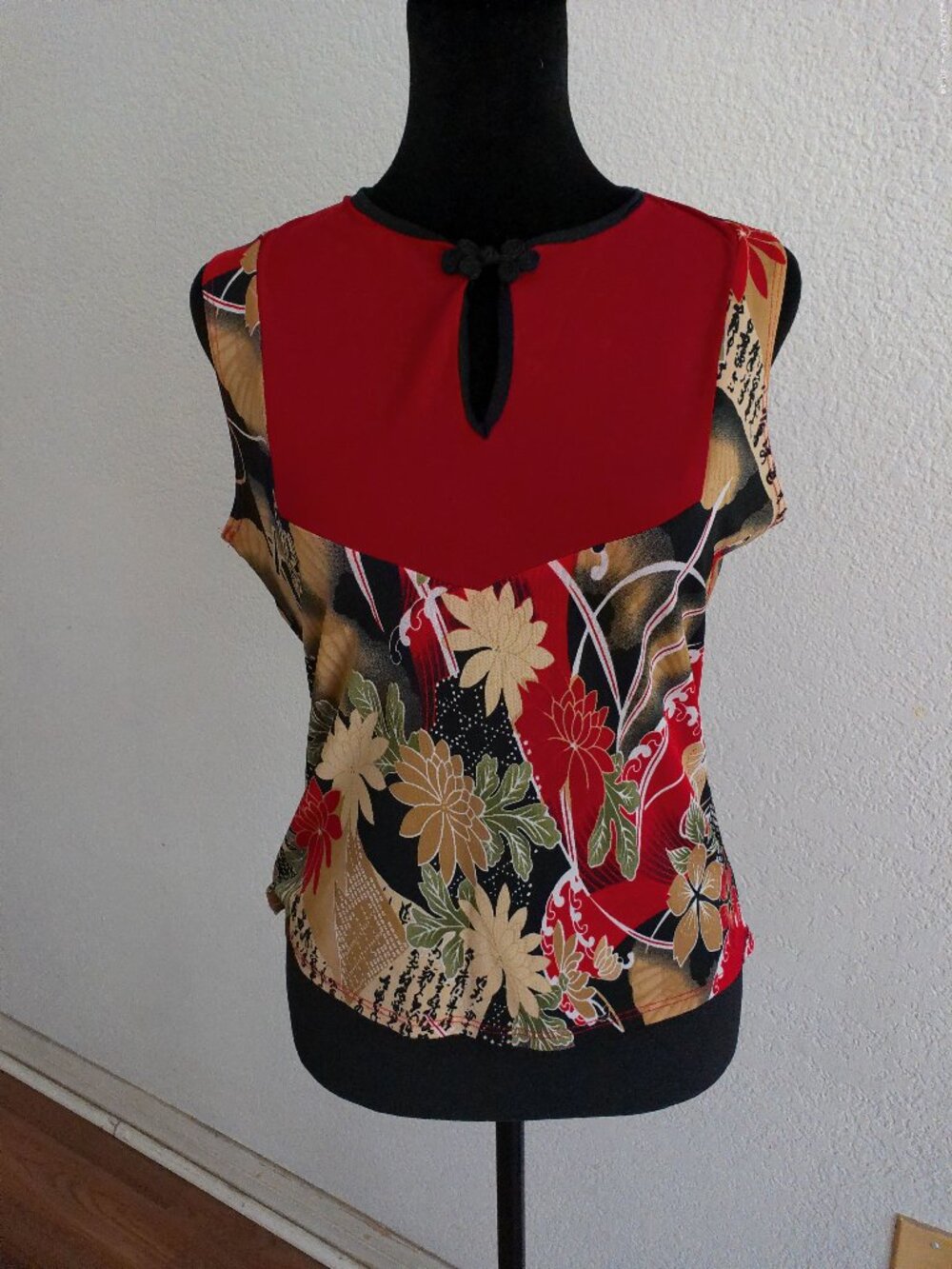 Bamboo, Black and red flowers tank top